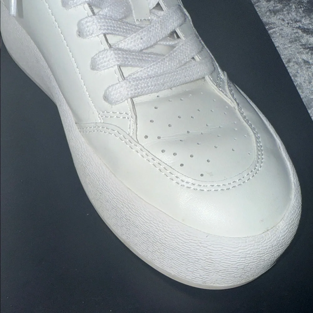 Vintage Havana Cream Leather Sneakers - Picture 3 of 9